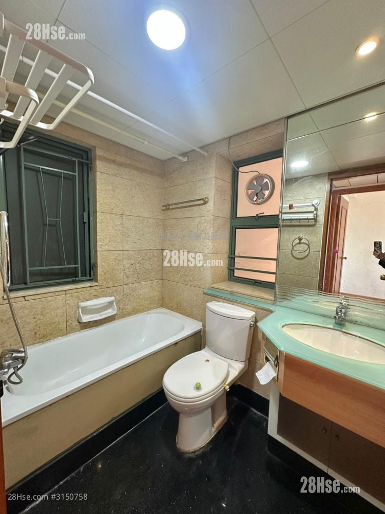 Island Resort Sell 2 Bedrooms , 1 Bathroom 451 ft²