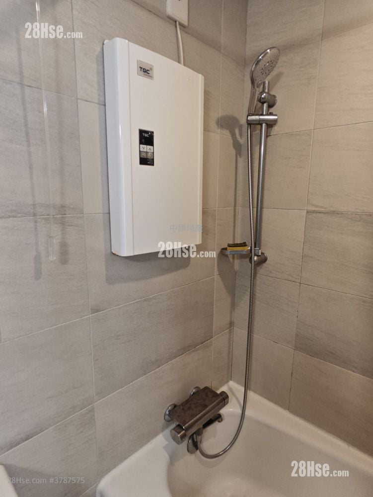 Grand Promenade Rental 2 Bedrooms , 1 Bathroom 467 ft²