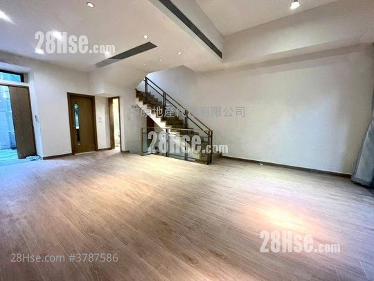 Domus Sell 3 Bedrooms 2,013 ft²