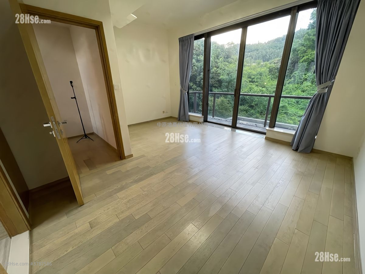 Domus Sell 3 Bedrooms 2,013 ft²