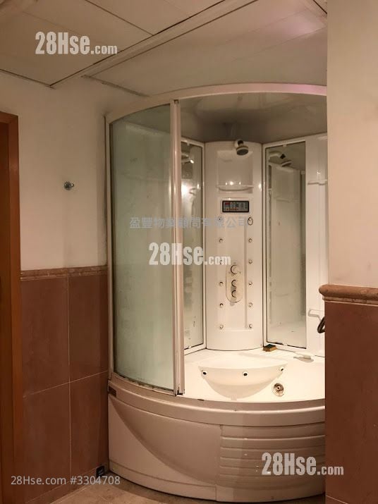 Cheong Chun Building Sell 2 Bedrooms , 1 Bathroom 695 ft²