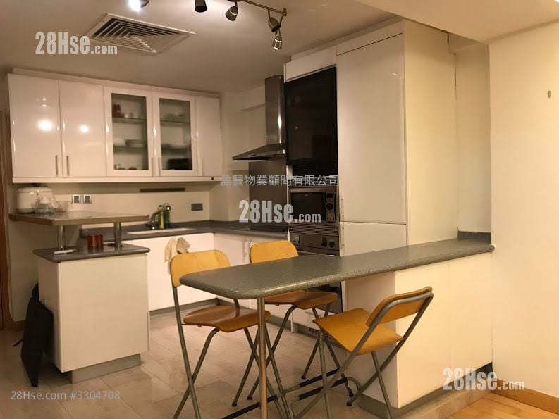 Cheong Chun Building Sell 2 Bedrooms , 1 Bathroom 695 ft²