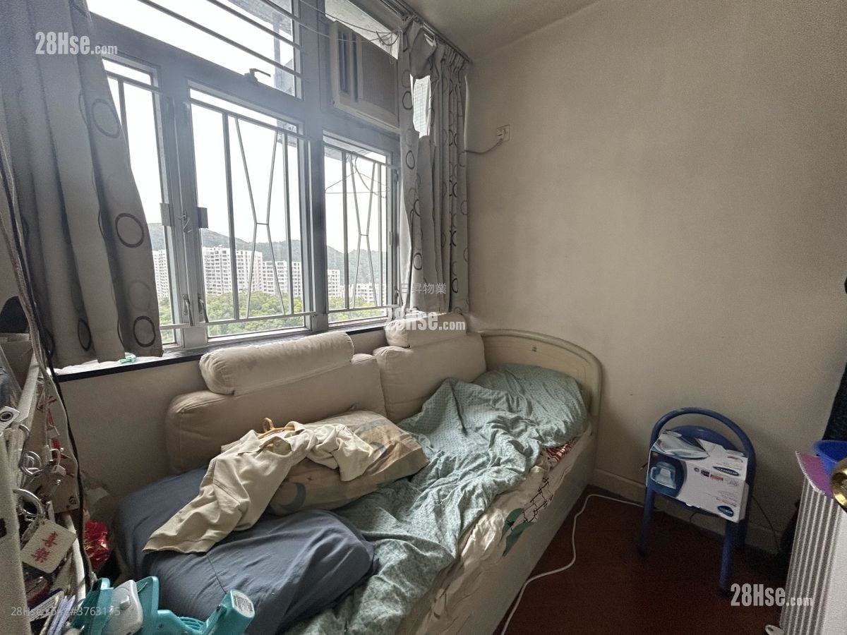 Tung Hei Court Sell 3 Bedrooms , 1 Bathroom