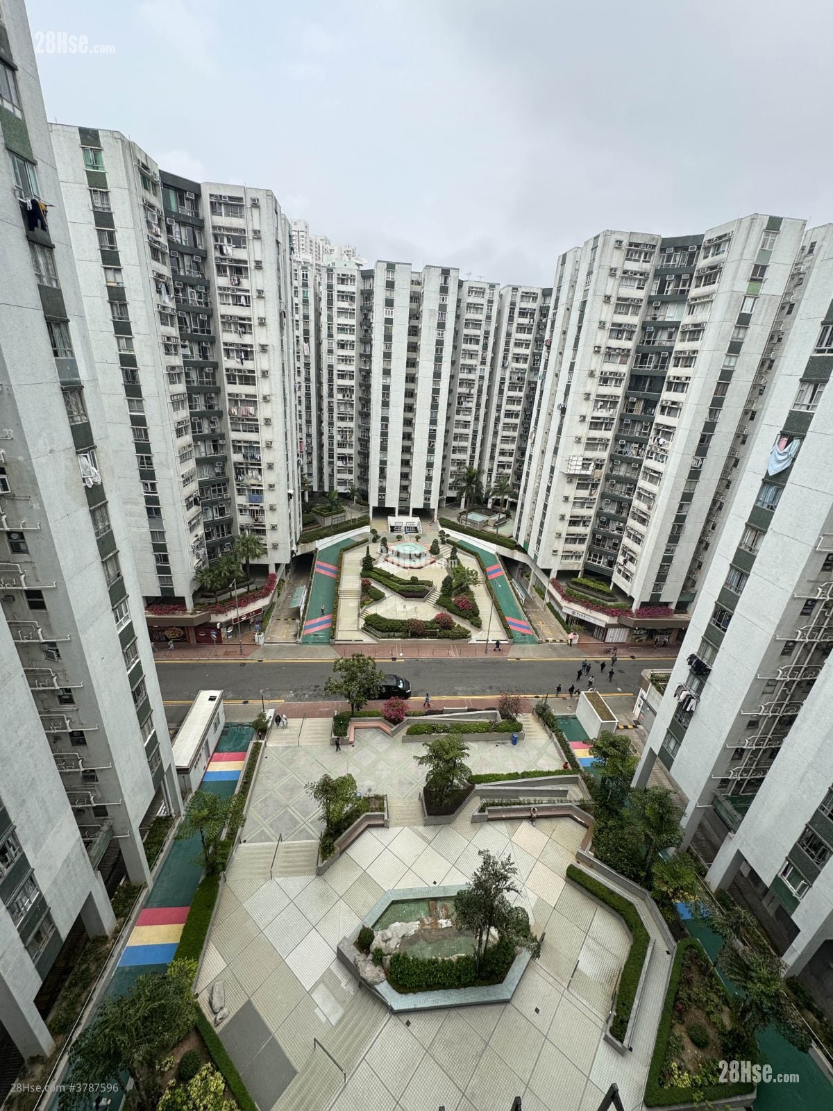 Whampoa Garden Sell 4 Bedrooms , 2 Bathrooms 681 ft²