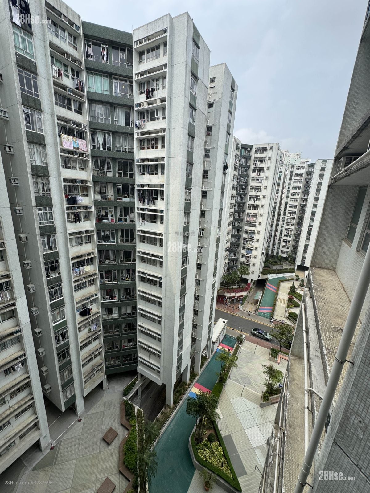 Whampoa Garden Sell 4 Bedrooms , 2 Bathrooms 681 ft²