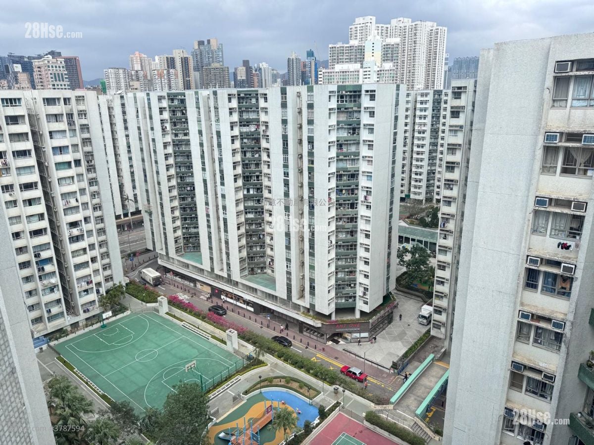 Whampoa Garden Sell 3 Bedrooms , 2 Bathrooms 714 ft²