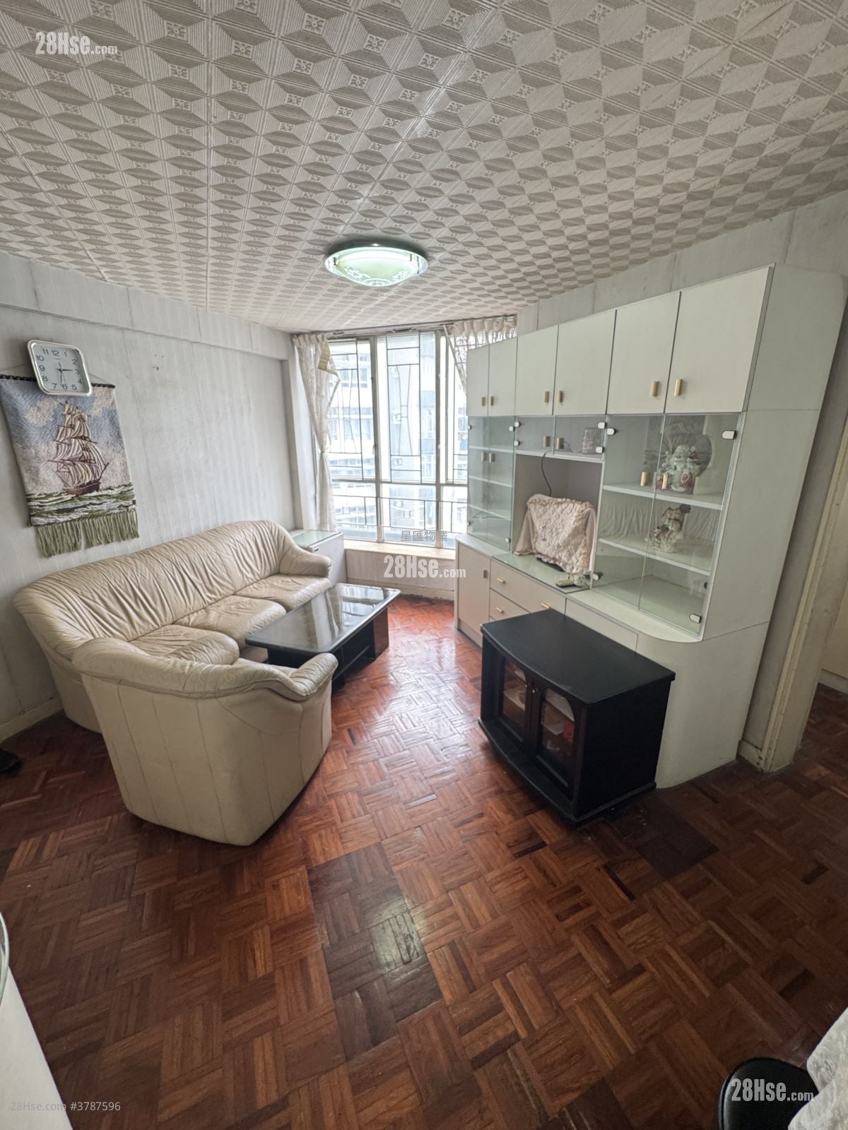 Whampoa Garden Sell 4 Bedrooms , 2 Bathrooms 681 ft²