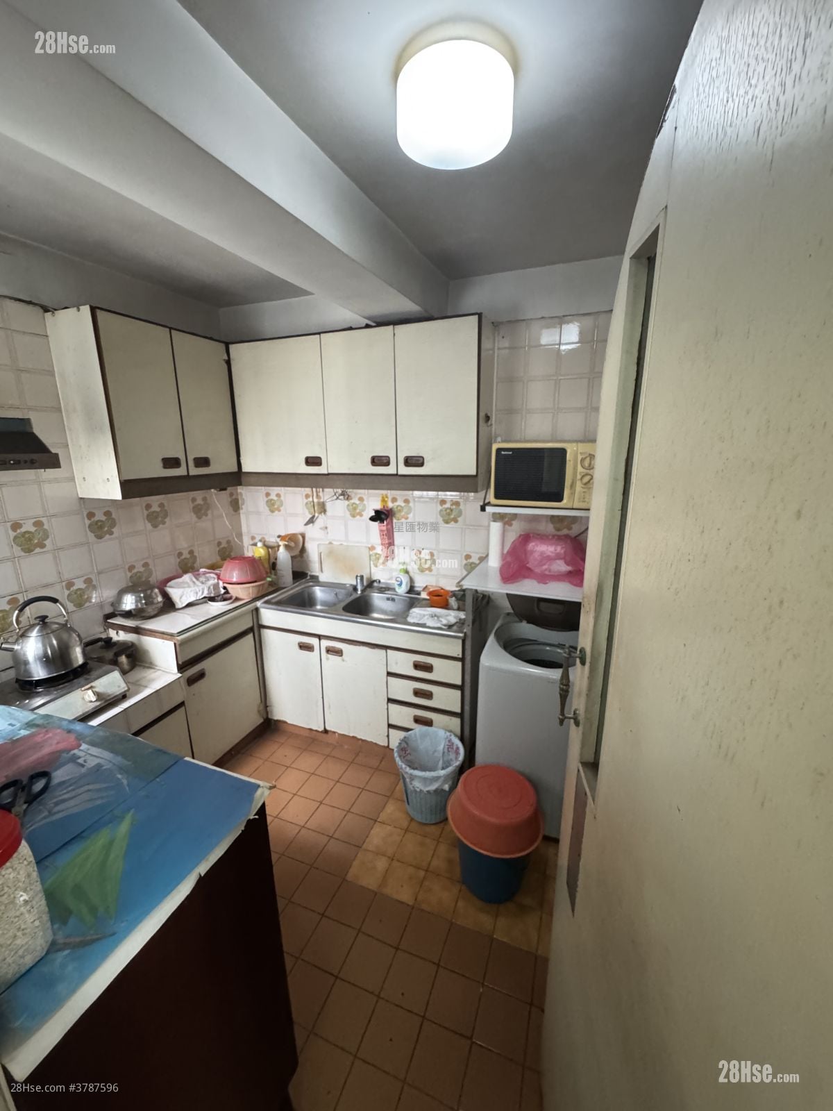 Whampoa Garden Sell 4 Bedrooms , 2 Bathrooms 681 ft²