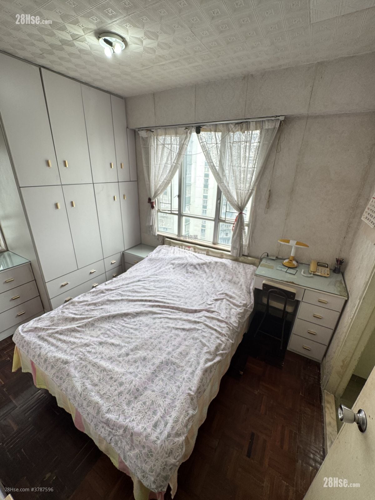 Whampoa Garden Sell 4 Bedrooms , 2 Bathrooms 681 ft²