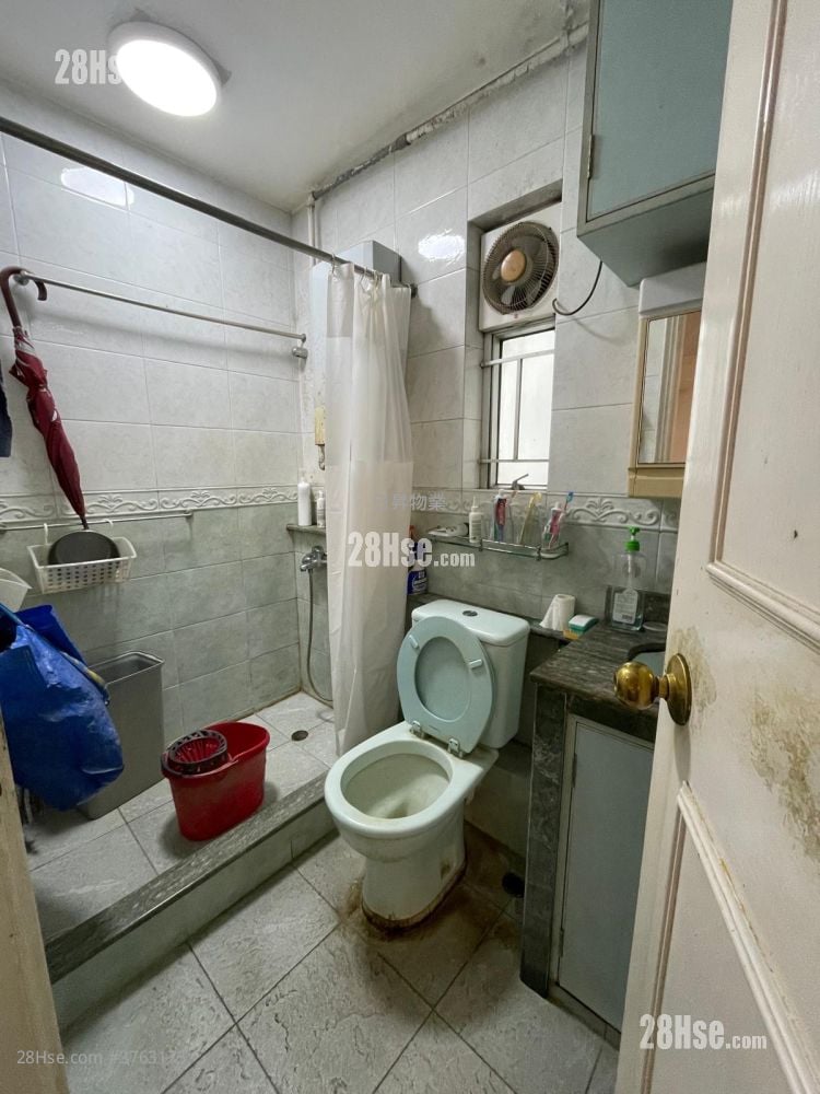 Tung Hei Court Sell 3 Bedrooms , 1 Bathroom
