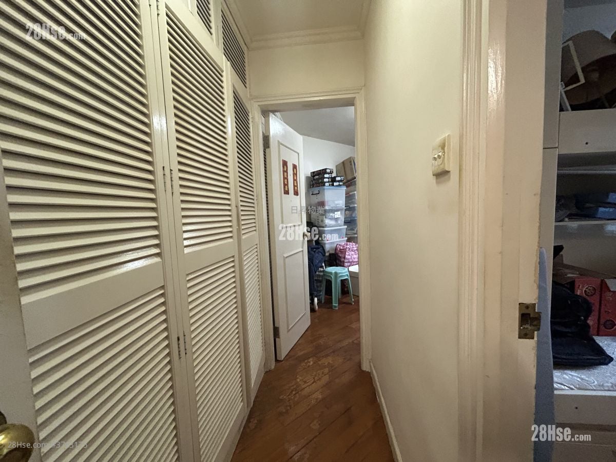 Tung Hei Court Sell 3 Bedrooms , 1 Bathroom