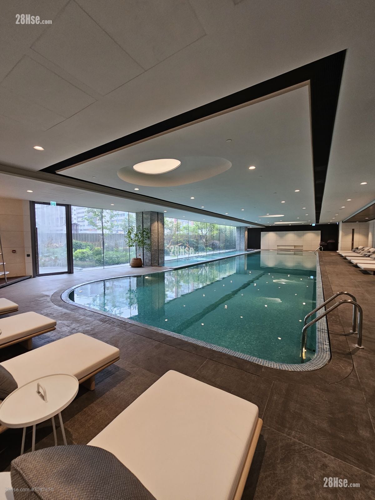 The Arles Sell 2 Bedrooms , 1 Bathroom 492 ft²