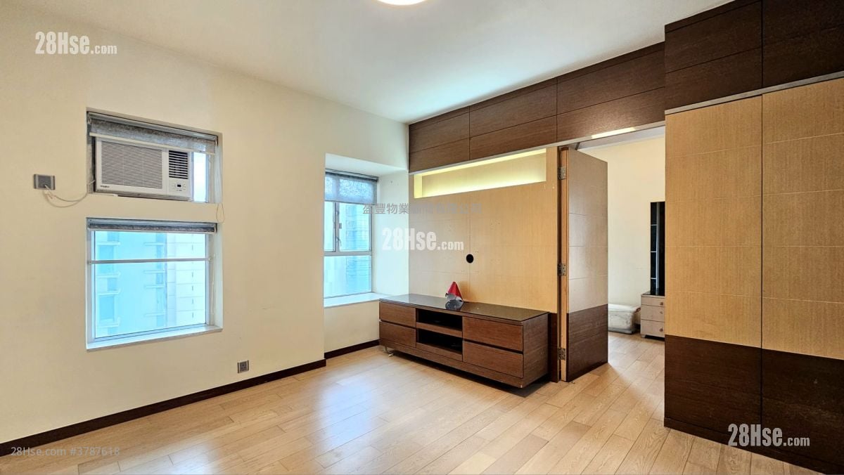 厅: 万豪阁 售盘 1 房 , 1 浴室 397 平方尺