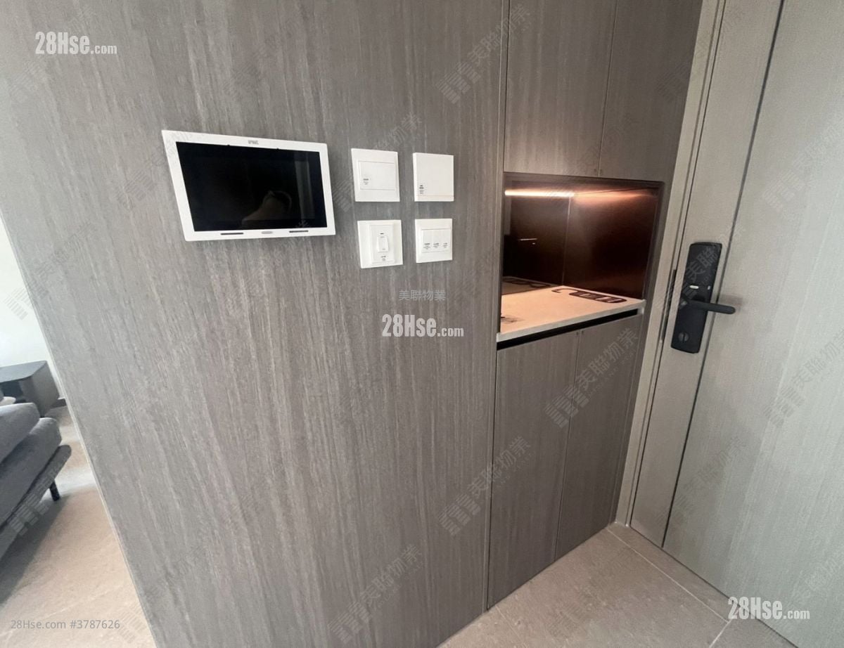 Yoho West Sell 266 ft²