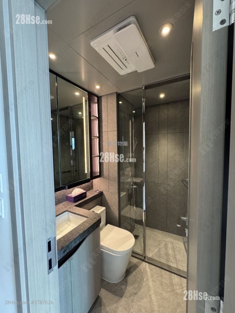 Yoho West Sell 266 ft²