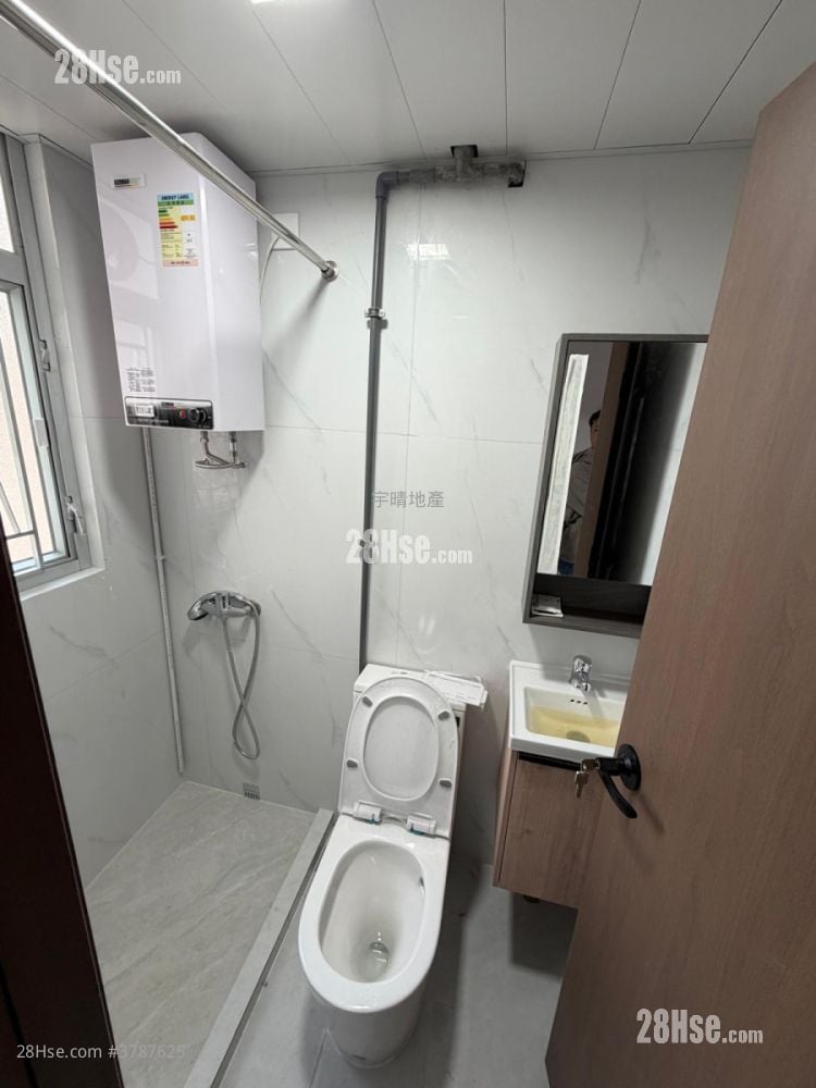 Lee Tat Building Sell 2 Bedrooms , 1 Bathroom 327 ft²