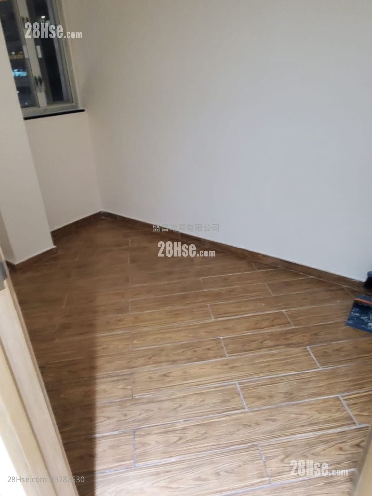 Pat Chun Mansion Sell 2 Bedrooms , 1 Bathroom 246 ft²