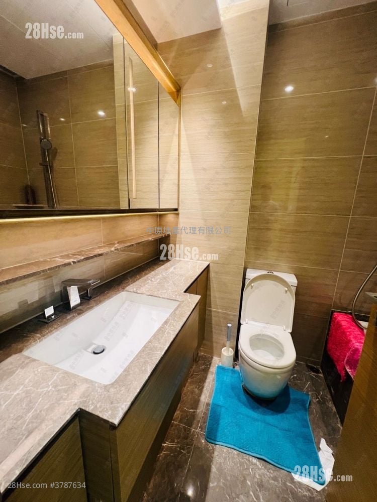 8 Lasalle Sell 2 Bedrooms 599 ft²