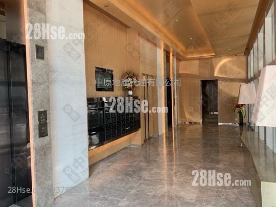 8 Lasalle Sell 2 Bedrooms 599 ft²