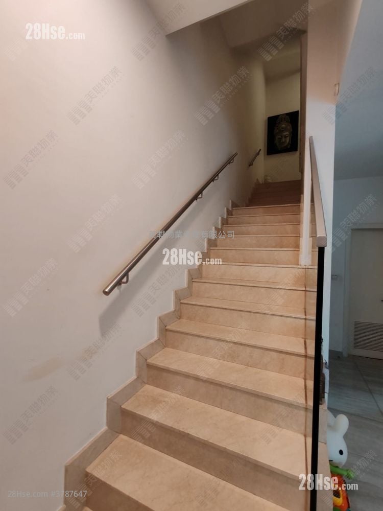 逸林首府 售盘 3 房 , 2 浴室 1,946 平方尺