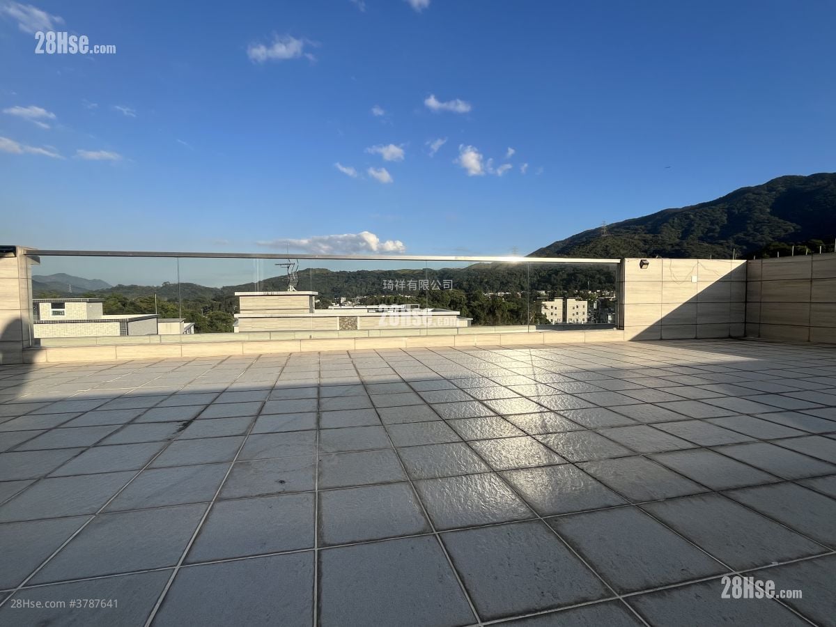 Village Sell 700 ft²