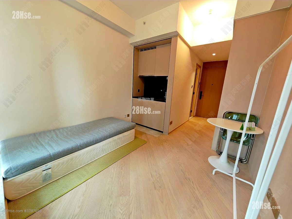 The Arles Sell 228 ft²