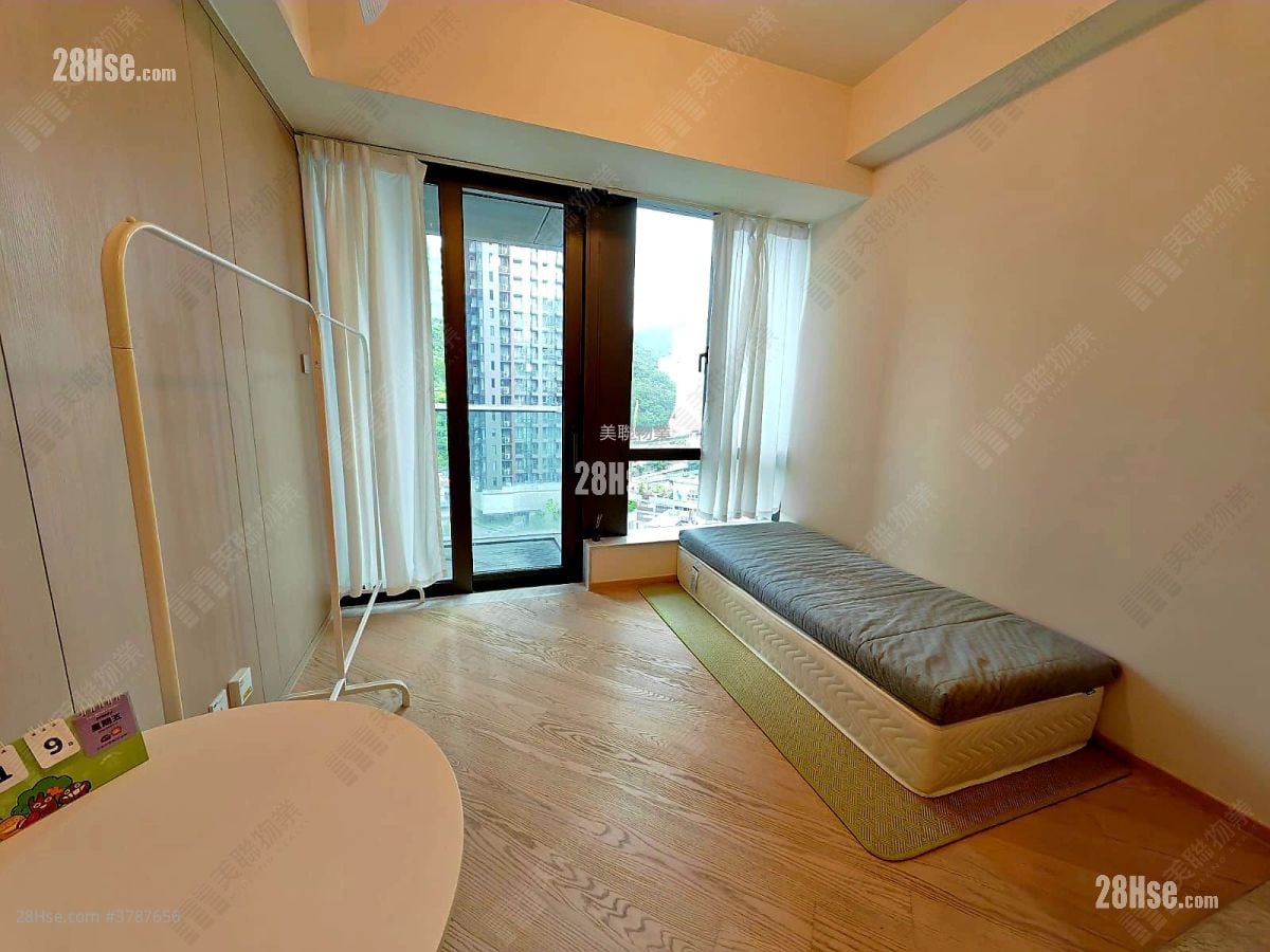 The Arles Sell 228 ft²