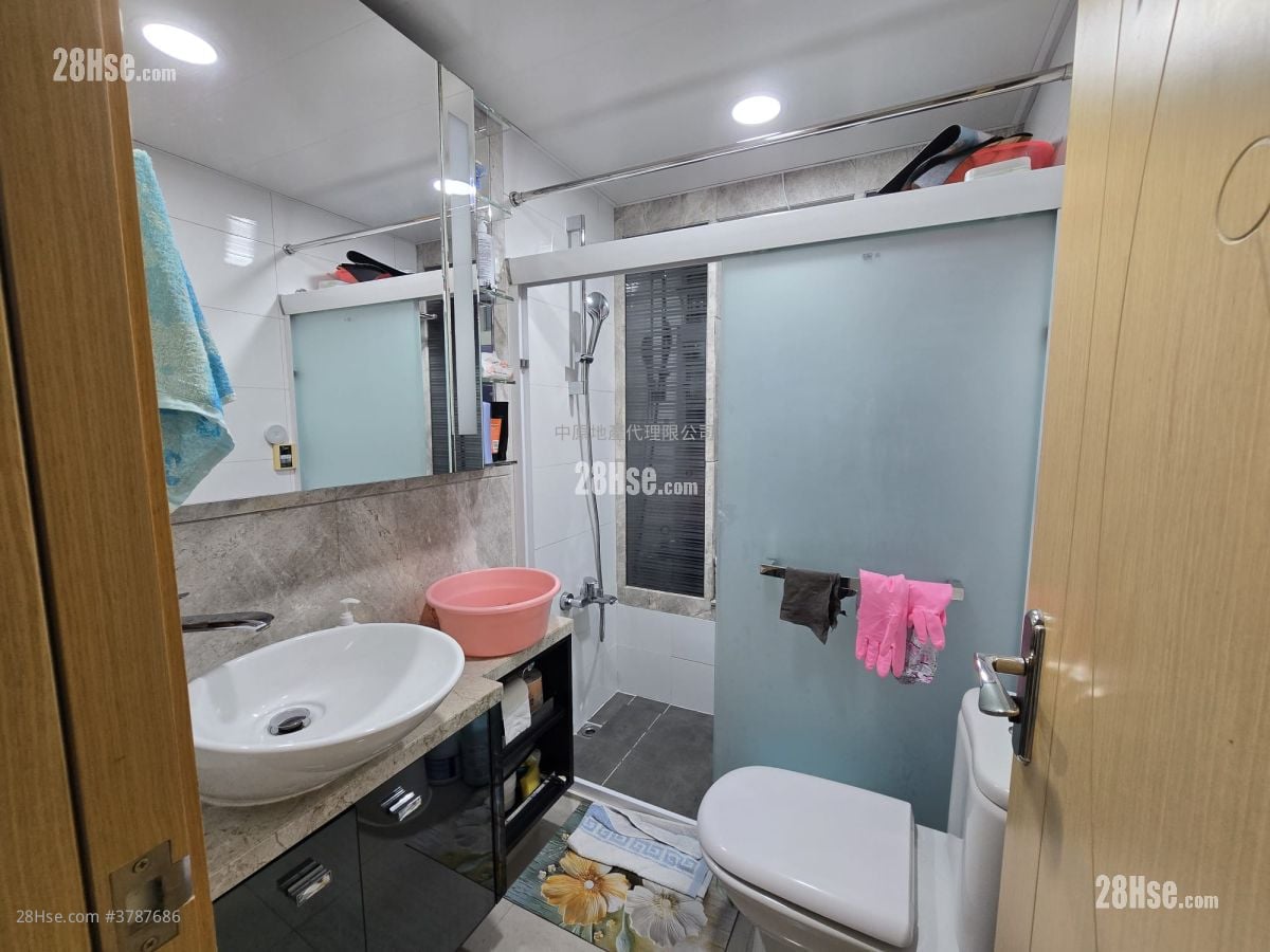 环宇海湾 售盘 3 房 , 1 浴室 696 平方尺