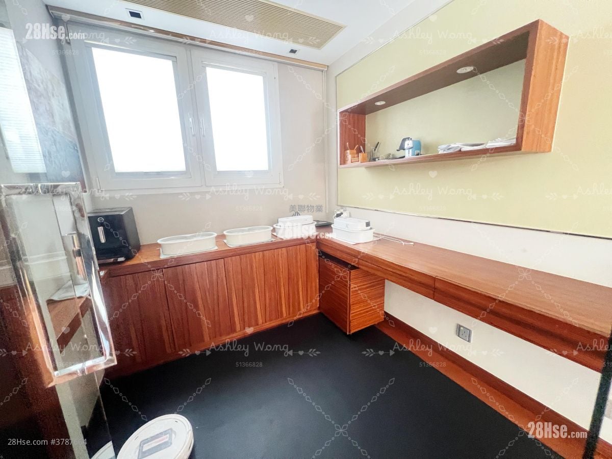 Fairview Park Sell 3 Bedrooms , 4 Bathrooms 950 ft²