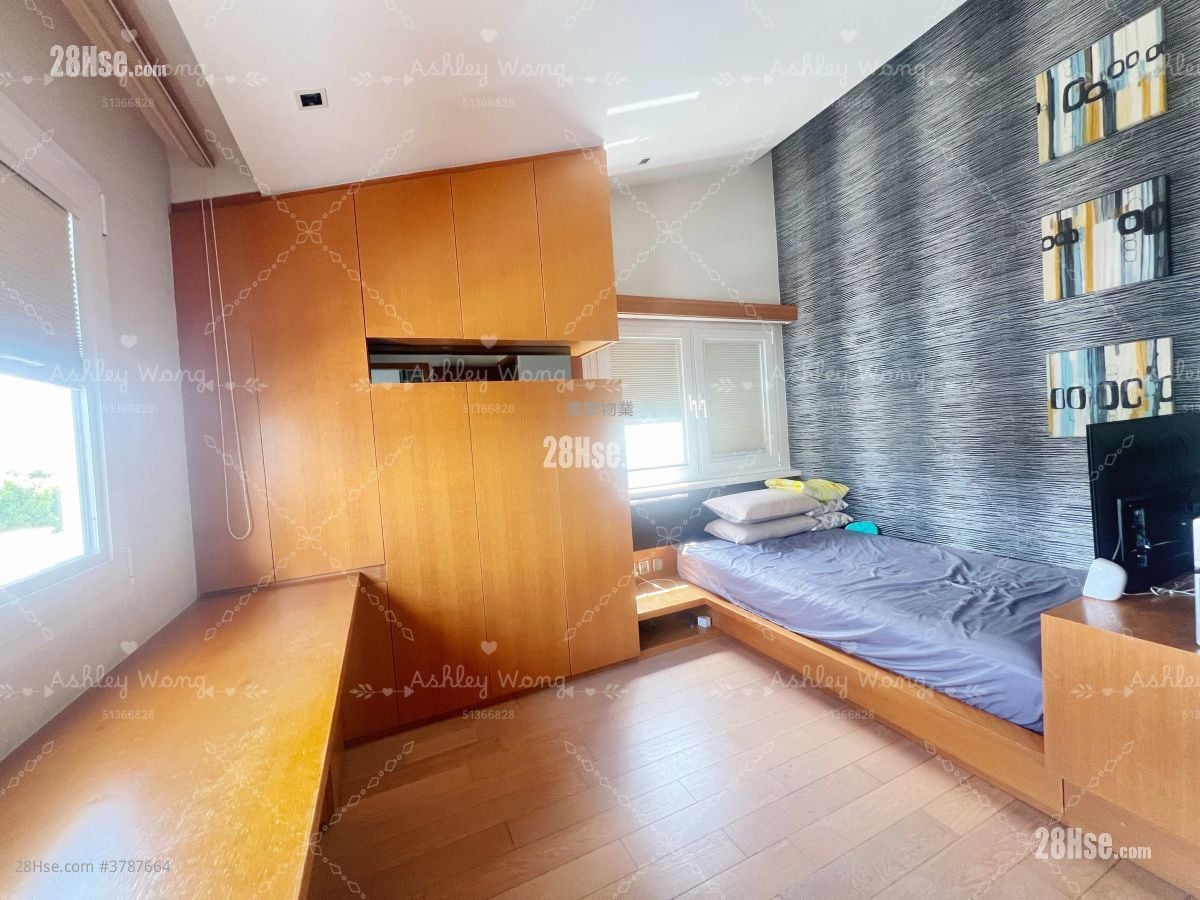 Fairview Park Sell 3 Bedrooms , 4 Bathrooms 950 ft²