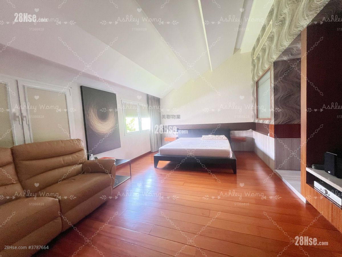 Fairview Park Sell 3 Bedrooms , 4 Bathrooms 950 ft²