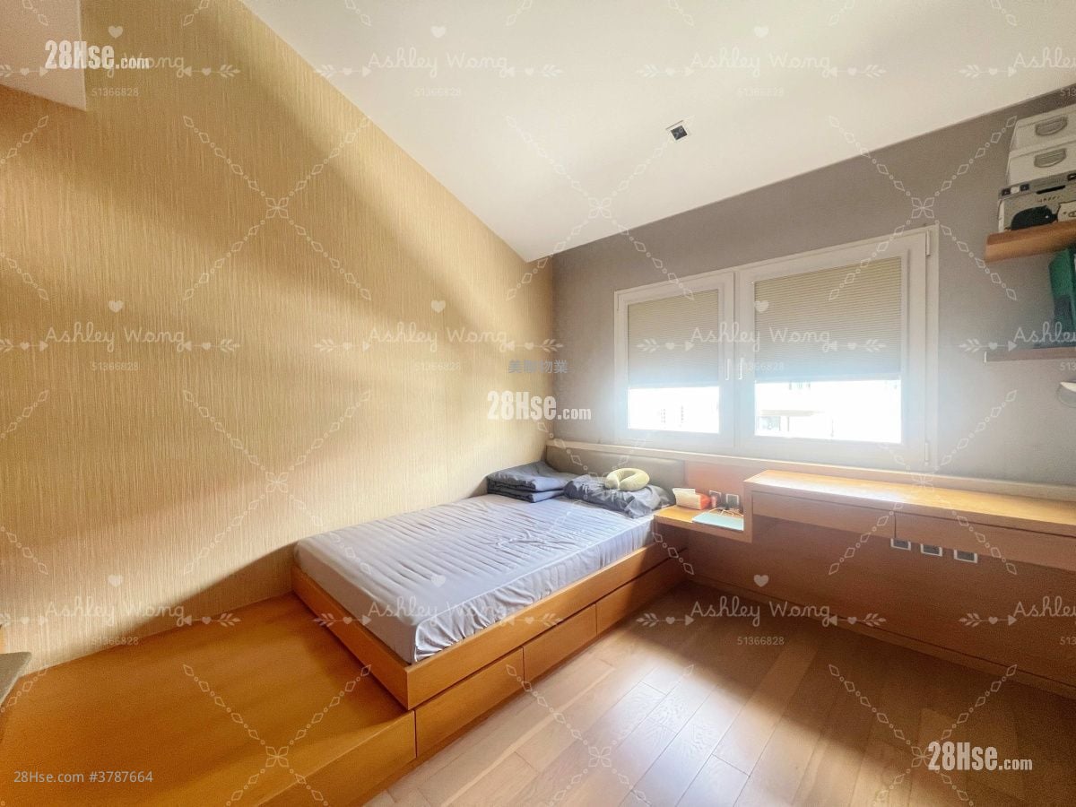 Fairview Park Sell 3 Bedrooms , 4 Bathrooms 950 ft²