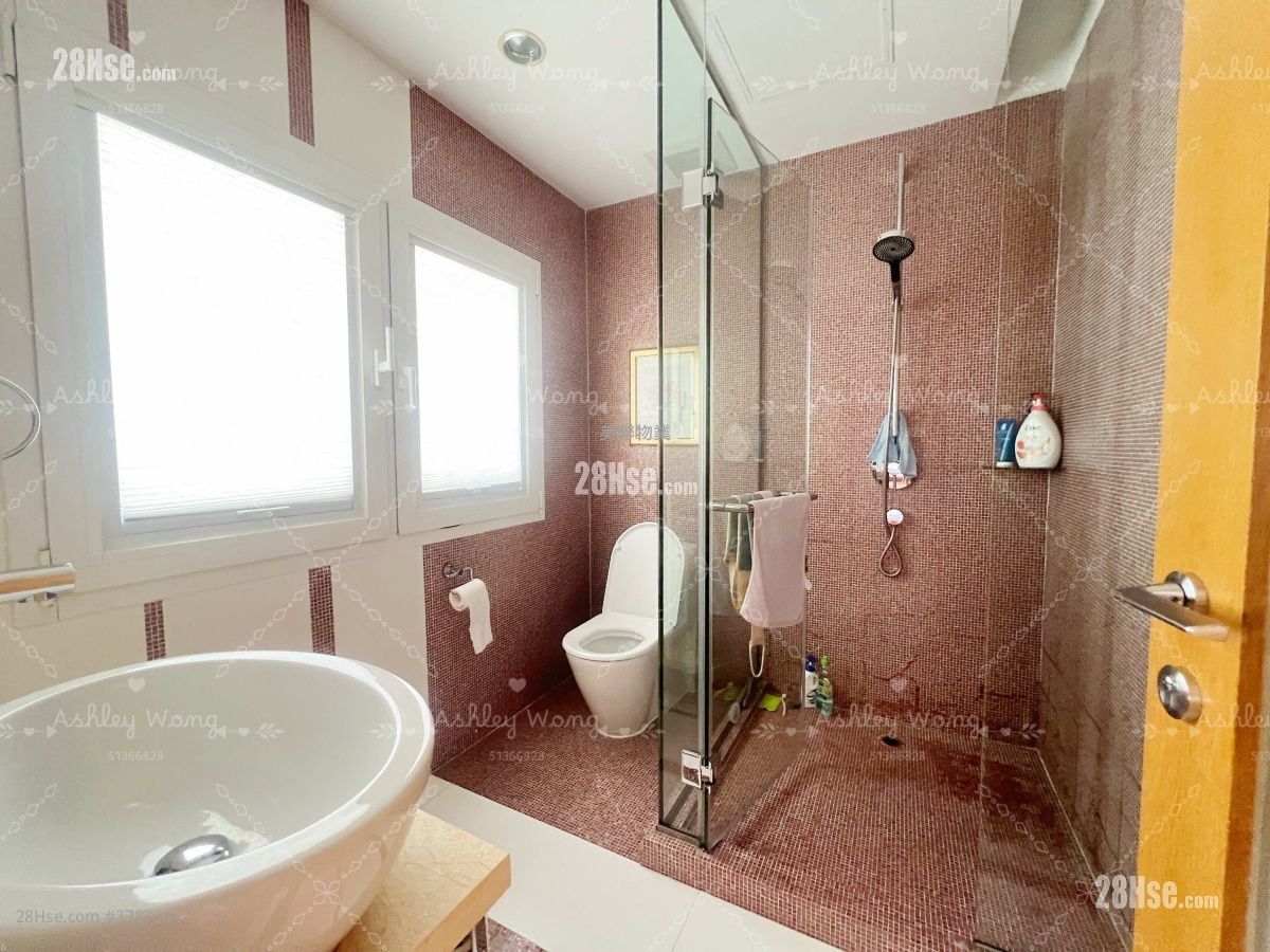 Fairview Park Sell 3 Bedrooms , 4 Bathrooms 950 ft²