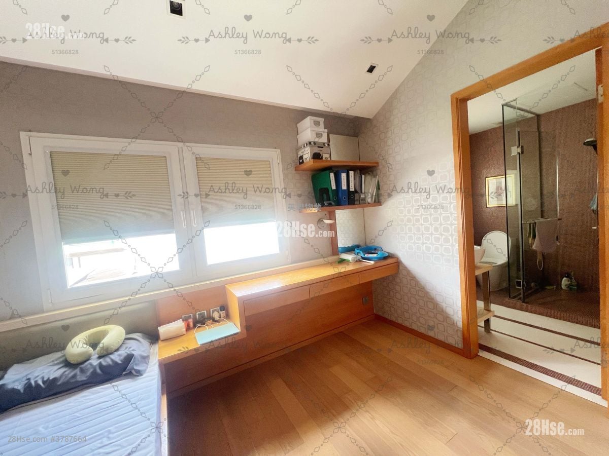 Fairview Park Sell 3 Bedrooms , 4 Bathrooms 950 ft²