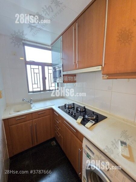 Royal Peninsula Rental 2 Bedrooms 561 ft²