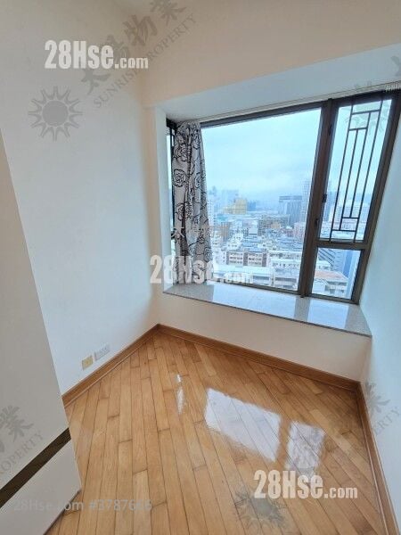 Royal Peninsula Rental 2 Bedrooms 561 ft²