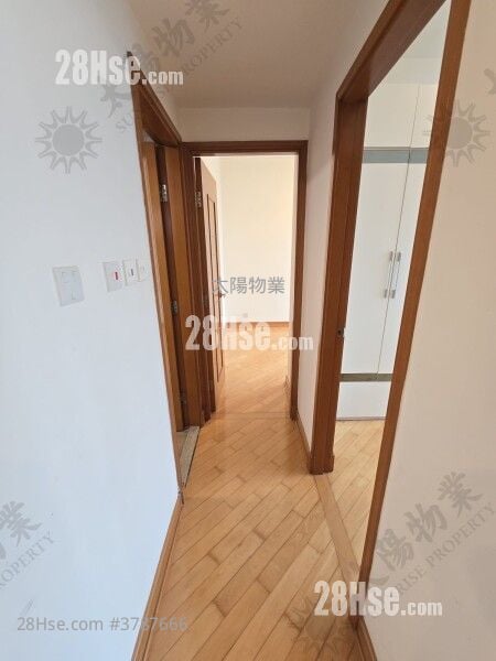 Royal Peninsula Rental 2 Bedrooms 561 ft²