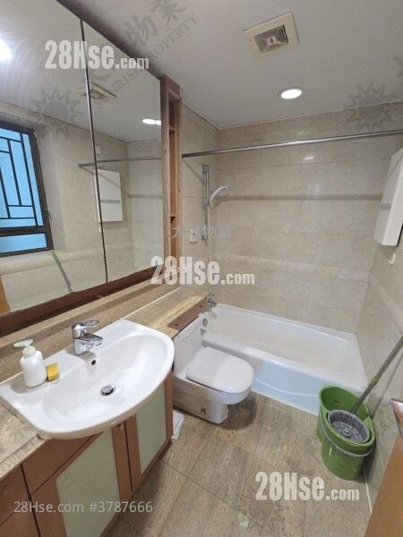 Royal Peninsula Rental 2 Bedrooms 561 ft²