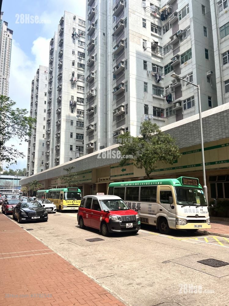 Wyler Garden Sell 2 Bedrooms , 1 Bathroom 335 ft²