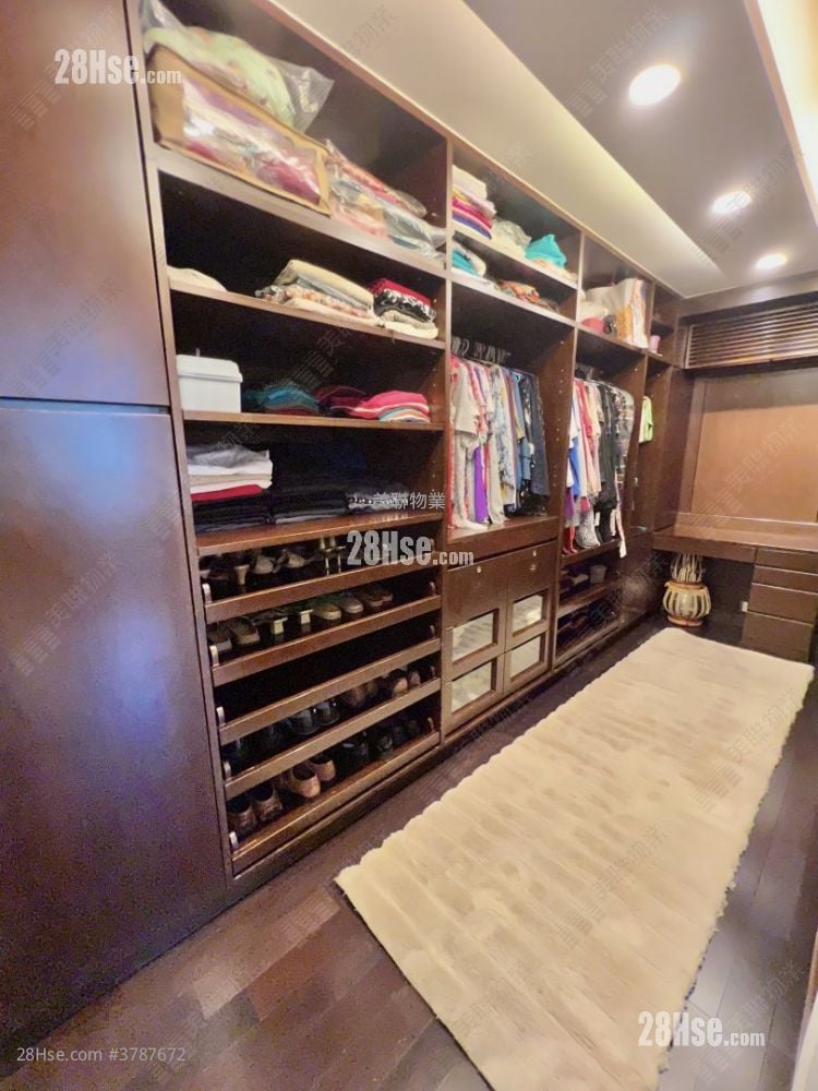 柏卢 售盘 5+ 房 4,136 平方尺