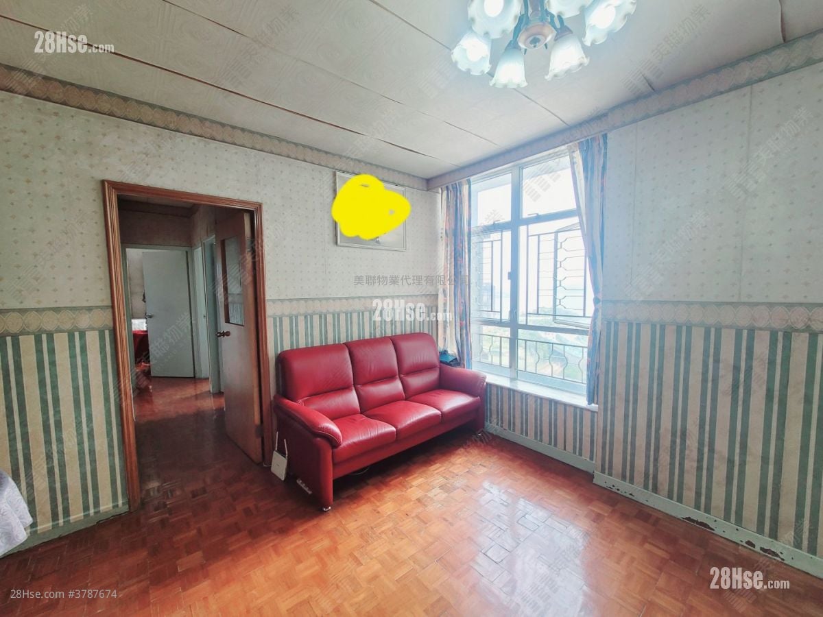 Uptown Plaza Sell 617 ft²