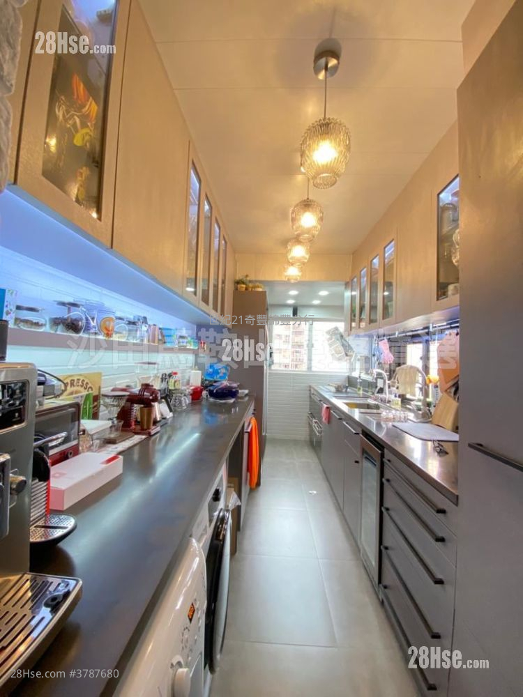 Sunshine City Sell 3 Bedrooms , 2 Bathrooms 932 ft²