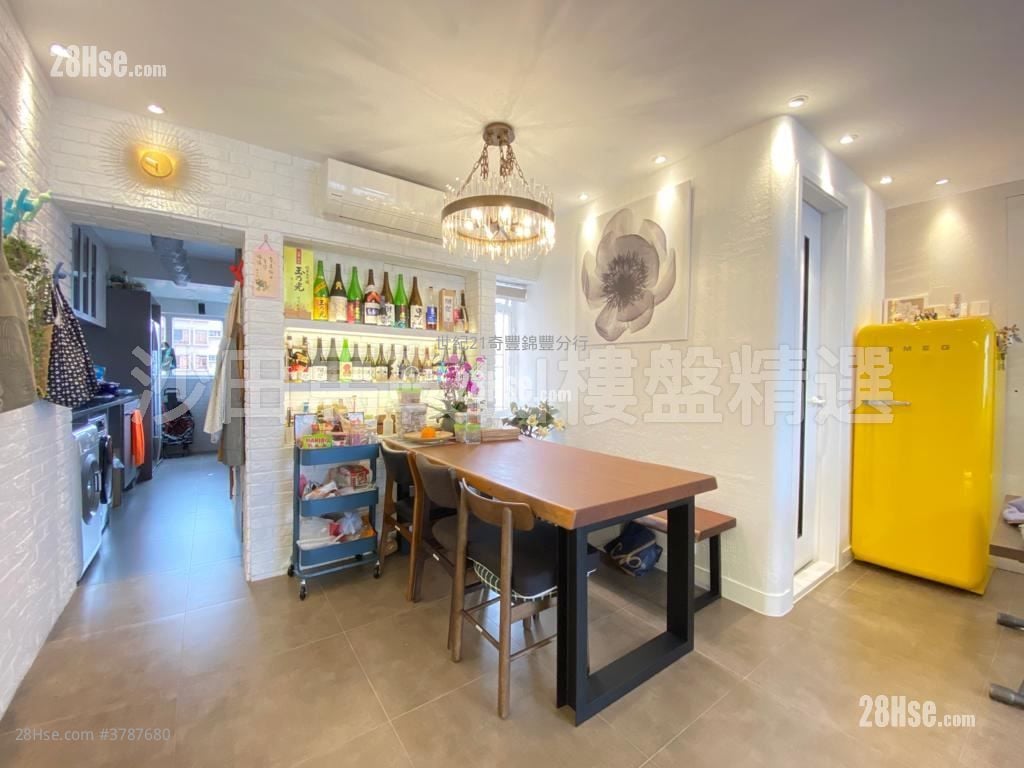 Sunshine City Sell 3 Bedrooms , 2 Bathrooms 932 ft²