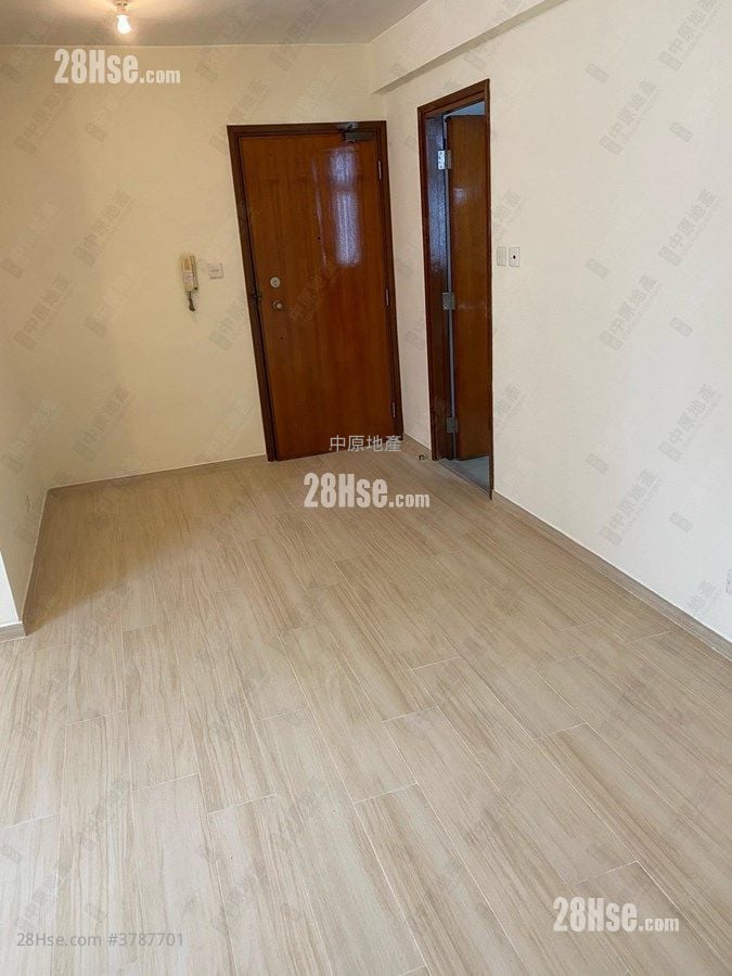 Tai Hing Gardens Sell 2 Bedrooms 447 ft²