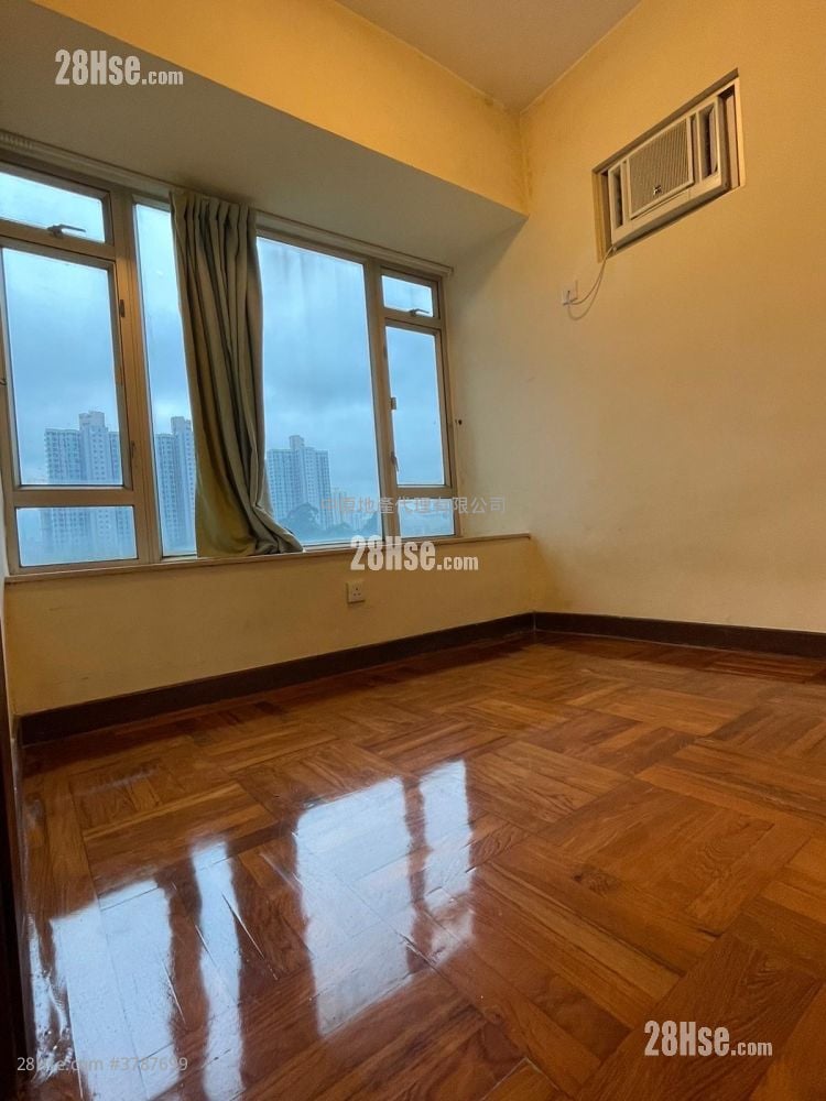 Riviera Lodge Rental 2 Bedrooms 377 ft²