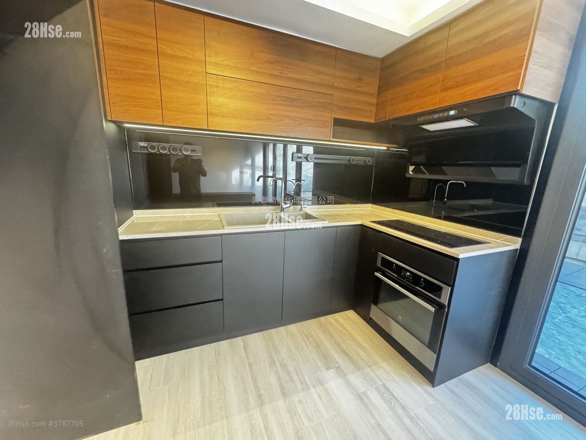 Palm Springs Sell 3 Bedrooms , 3 Bathrooms 1,014 ft²