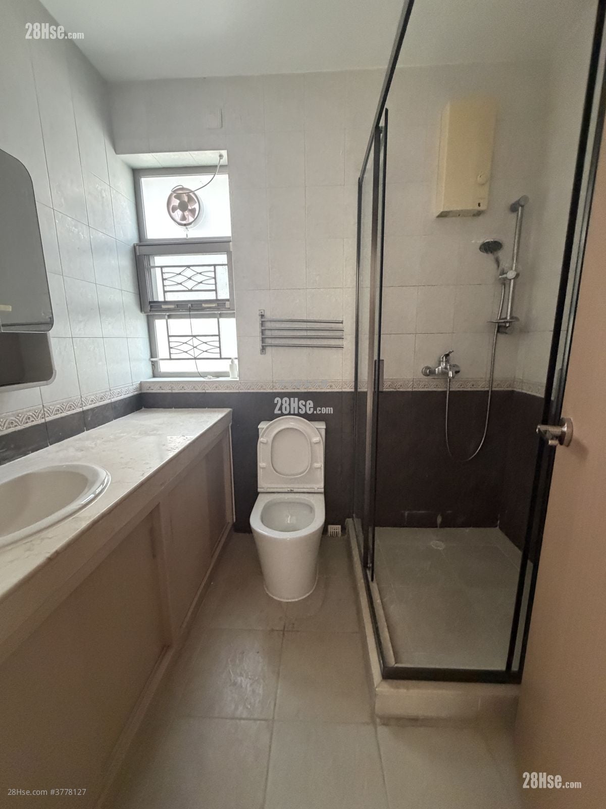 Village Rental 3 Bedrooms , 1 Bathroom 700 ft²