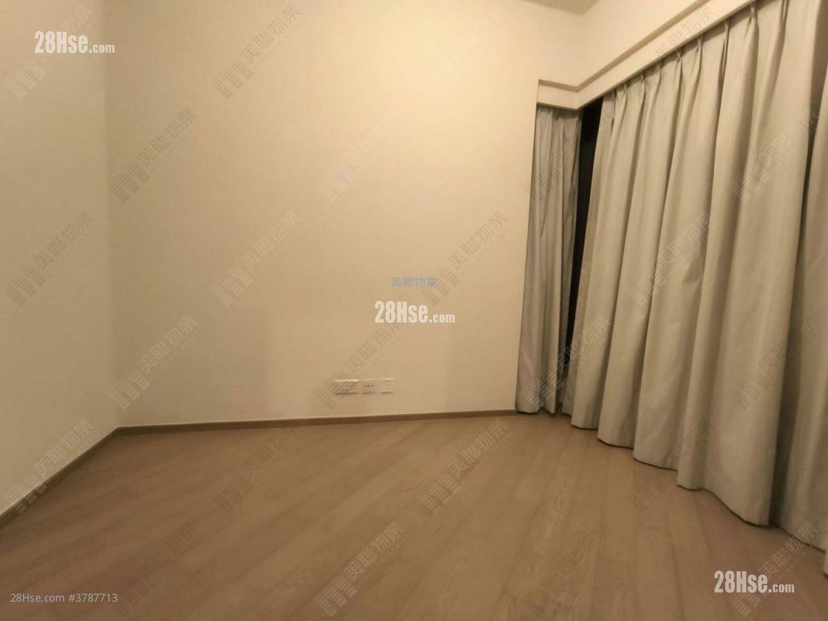 The Yoho Hub Rental 2 Bedrooms , 1 Bathroom 462 ft²