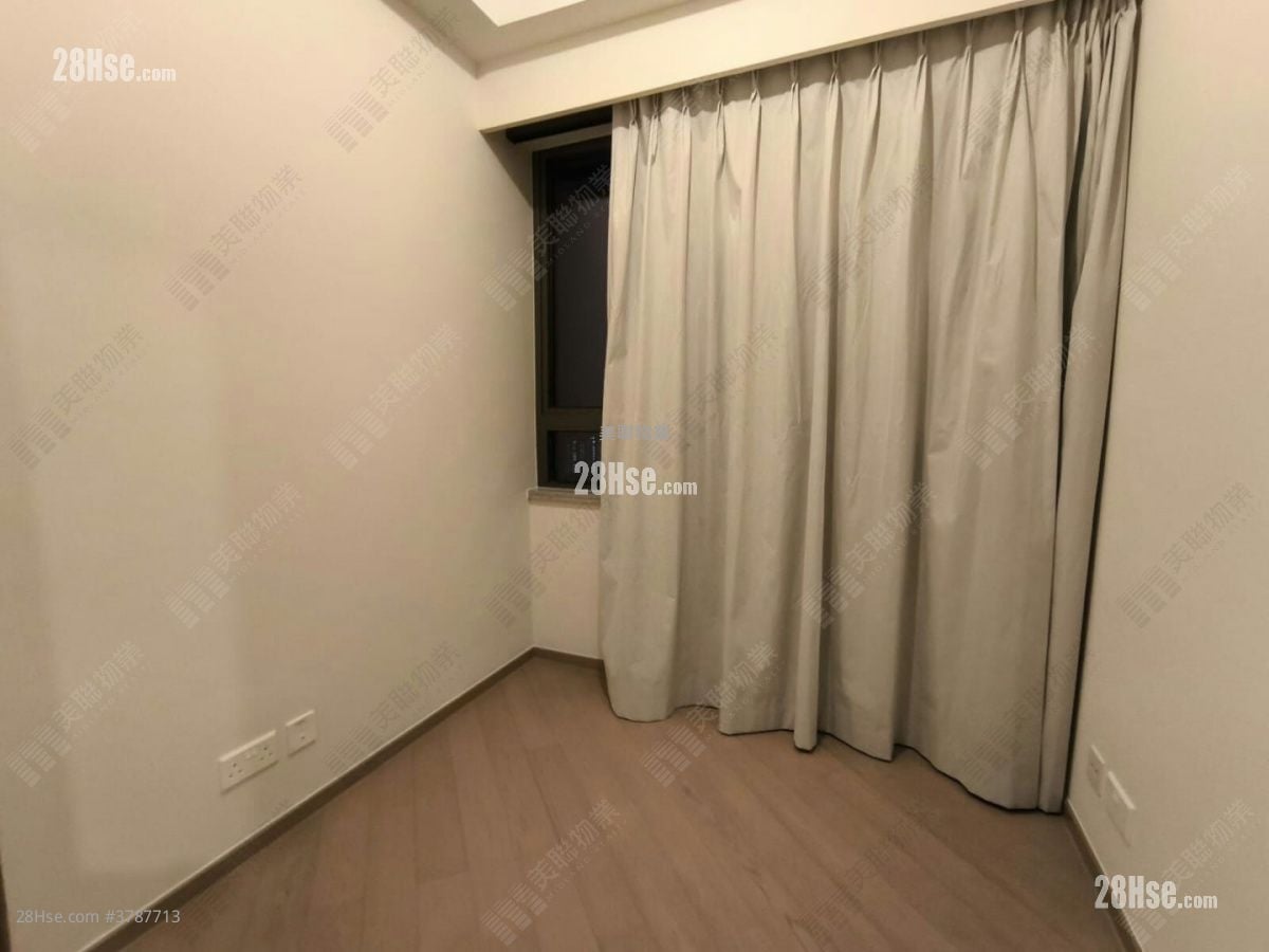 The Yoho Hub Rental 2 Bedrooms , 1 Bathroom 462 ft²