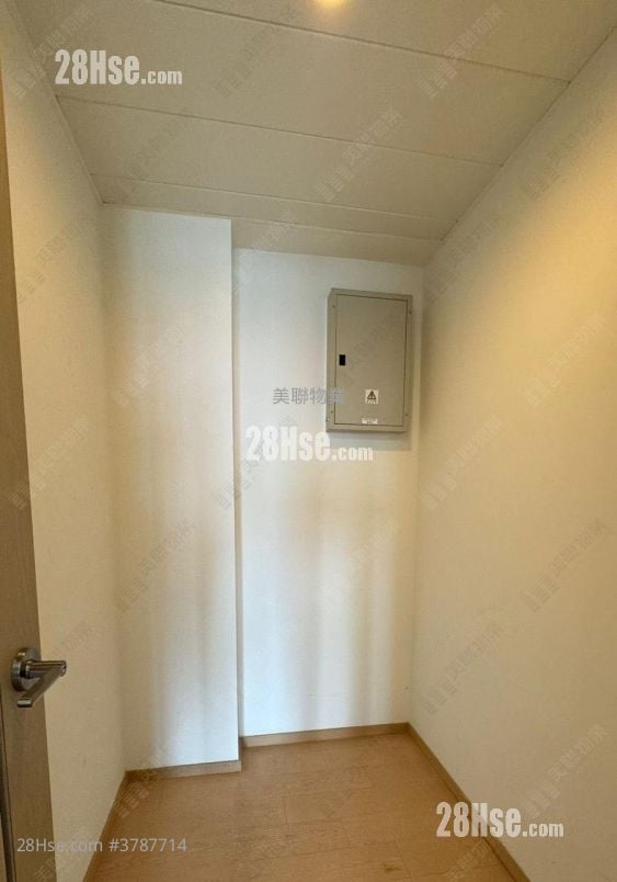 Lp6 Sell 3 Bedrooms , 2 Bathrooms 728 ft²